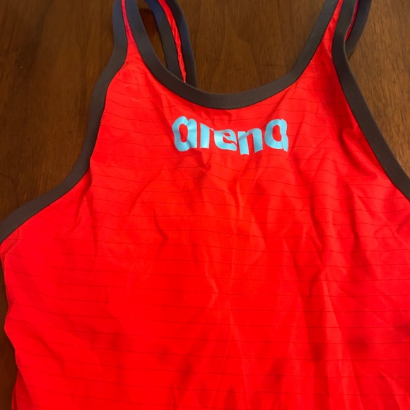 Woman’s Arena Carbon Air 2 Tech Suit - Picture 3 of 4